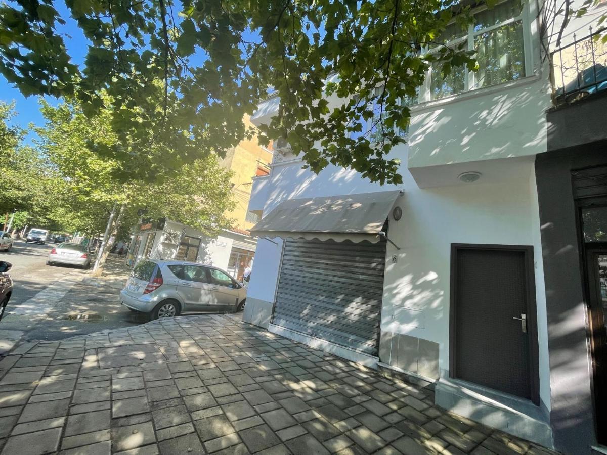 Lovely One-bedroom With Private Entrance